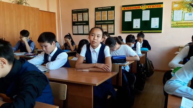 Арина Стручкова читает стих Фета А. А."Дождливое лето" #страначитающая смотреть онлайн