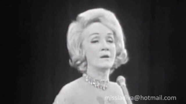 Марлен Дитрих "Honeysuckle Rose" смотреть онлайн