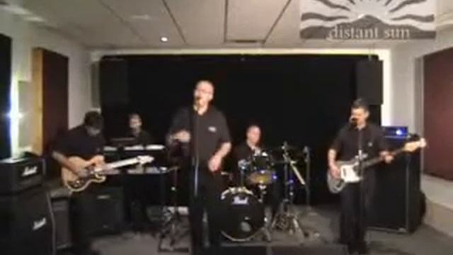 Distant Sun Glasgow - Wonderful Tonight смотреть онлайн