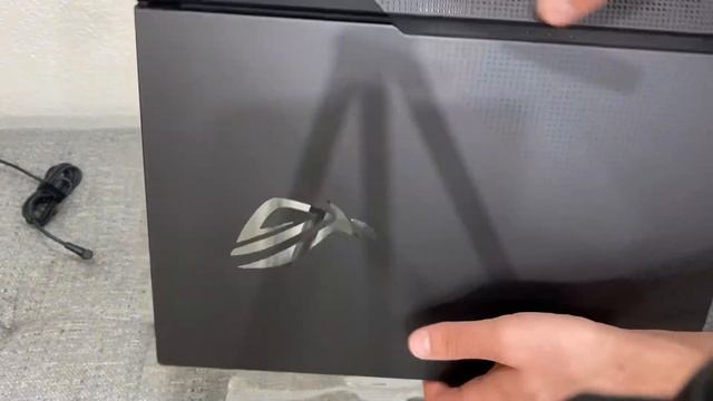 ASUS ROG Strix G15 G513 15.6" Ryzen 7 16GB 1TB RX3050 Gaming Laptop Unboxing смотреть онлайн