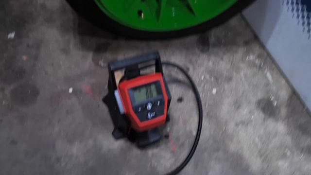EVERY CAR GUY NEEDS ONE, COMPACT INFLATORS смотреть онлайн