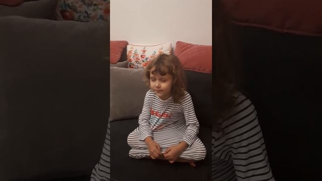 ...а то приду ночью и укушу за бочок :) смотреть онлайн