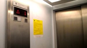 Лифт на станции Строгино