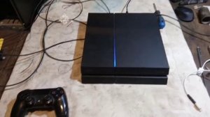 PS4 включается ,но не запускается !