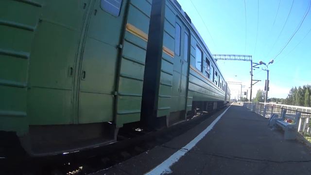 Электропоезд ЭМ2-017 станция Детково смотреть онлайн