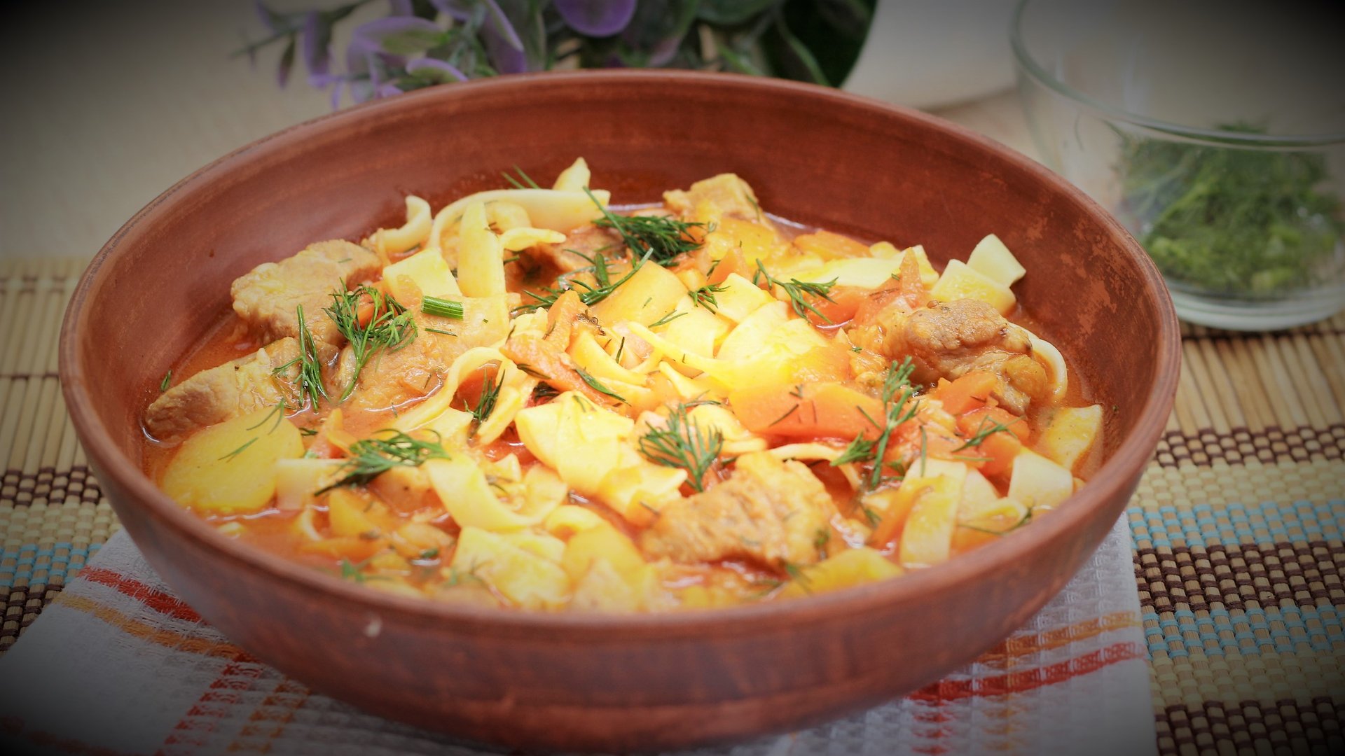 Лагман со свининой по-домашнему?Приятного просмотра. смотреть онлайн