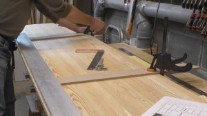 Как выровнять кромку мебельного щита или доски быстро и точно? кромка по упорам [ от 3 до 6 ]