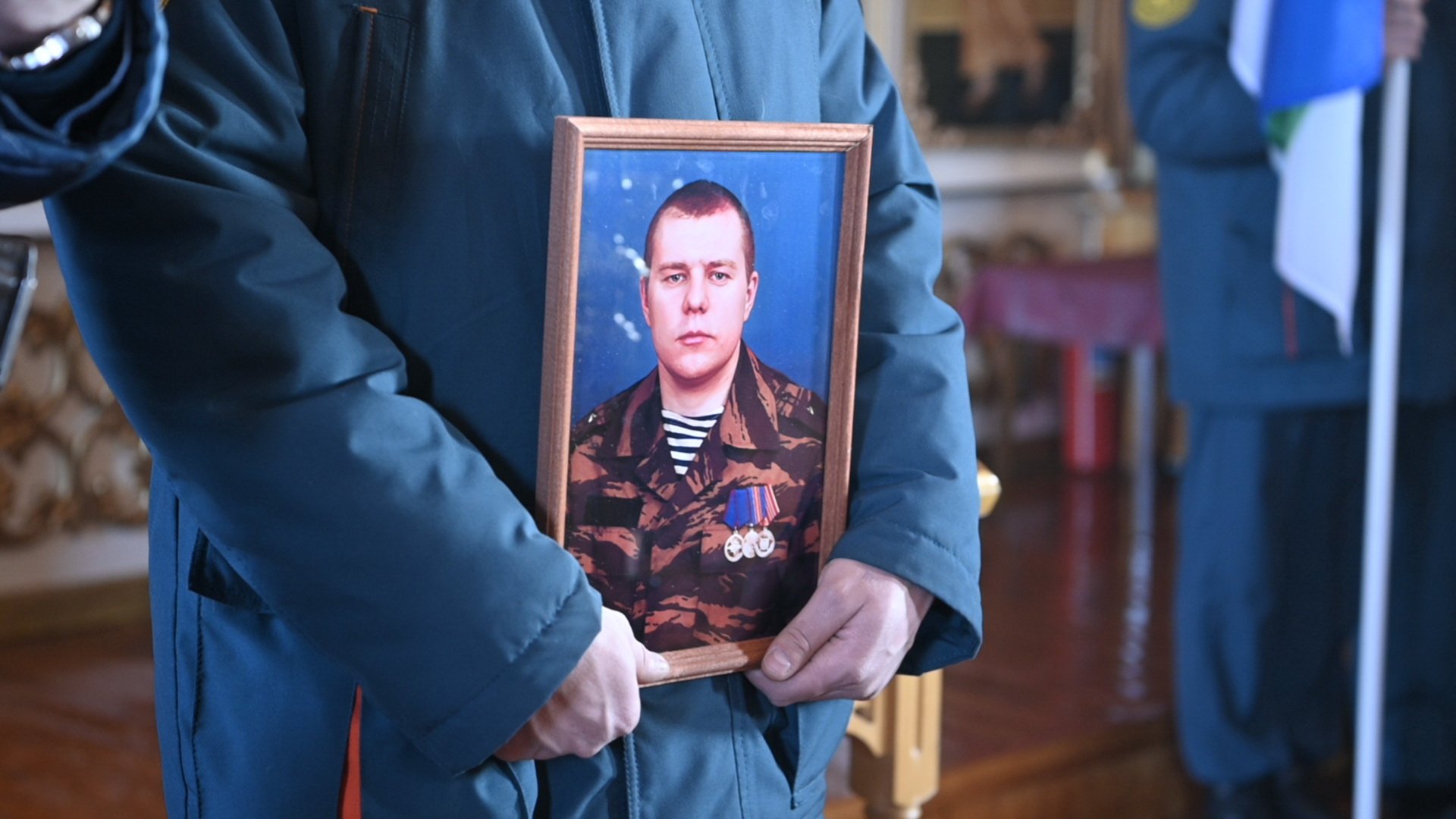 Владимир Уйба о прощании с Алексеем Шелеповым, героически погибшим во время спецоперации смотреть онлайн