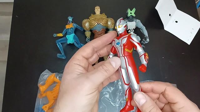 Комиссионка Монреаль, много раритетных фигурок от Bandai смотреть онлайн