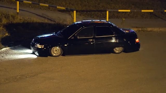 Громкая сходка в Тюмени: автозвук и валево по городу смотреть онлайн