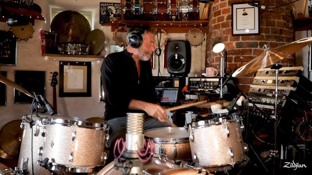 Ash Soan Demos the NEW 20" FX Lunar Crash | Zildjian Concept Shop смотреть онлайн