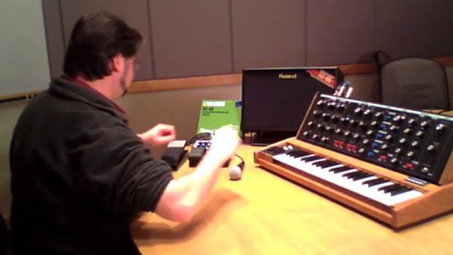 BOSS RE-20 "Space Echo" Demo — Daniel Fisher смотреть онлайн