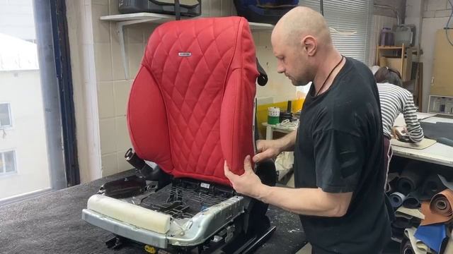 W222 перешив салона в красный цвет как в W223 - в ходе работ смотреть онлайн