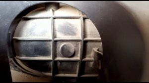 Салонный фильтр на Nissan X-Trail T31 в подкапотное пространство под жабо.