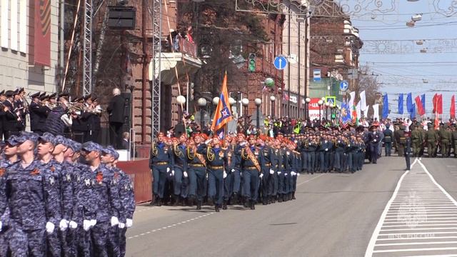 Сотрудники МЧС приняли участие в военном параде в честь 79-й годовщины Победы в Великой Отечественно смотреть онлайн