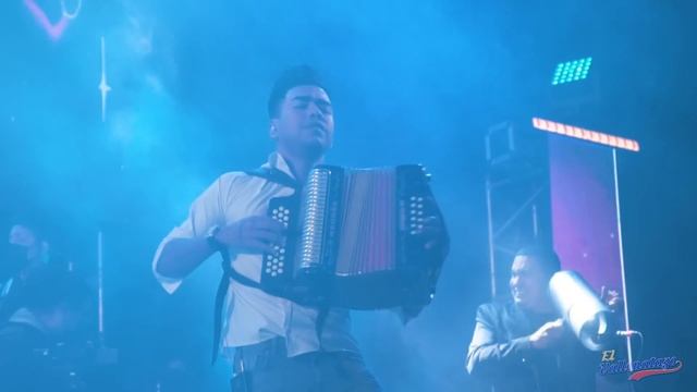 Te haré feliz - Jorge Celedon - Cantandole al Amor (EN VIVO ARENA MONTERREY) смотреть онлайн