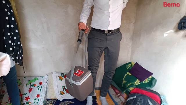 The story of two fighters: Khadijah and Mehrdad's battle for victory and life. смотреть онлайн