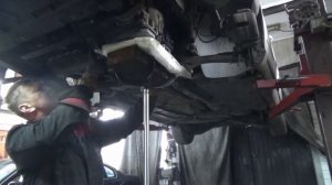 Volkswagen Passat B6 СНЯТИЕ АКПП И ЗАМЕНА САЛЬНИКА КОЛЕНВАЛА