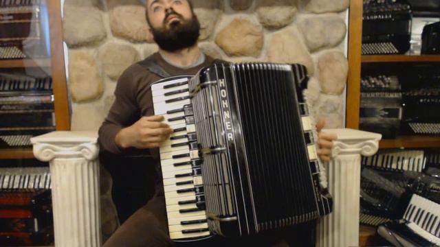 4057 - Black Hohner Morino VM Piano Accordion LMMMH 41 127 $2999 смотреть онлайн