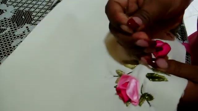 83.- Rosa de perfil en cintas ( como elaborarla ) Iztac Madrigal смотреть онлайн
