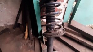 Ситроен берлинго стук  амортизаторов