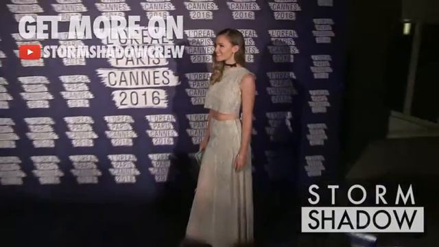 Jessica Hart, Fiammetta Cicogna and Petra Nemcova at L Oreal Paris Blue Obsession Party Photocall смотреть онлайн