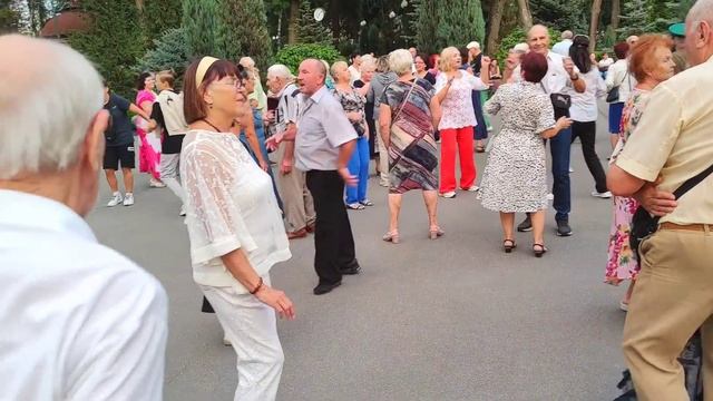 А я тебя люблю Танцы в парке Горького Харьков Август 2021 смотреть онлайн