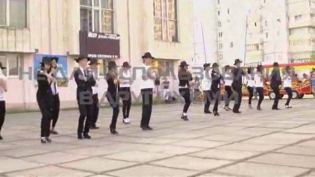 26.06.2014 - У Дк "Дружба" появились люди в черном смотреть онлайн