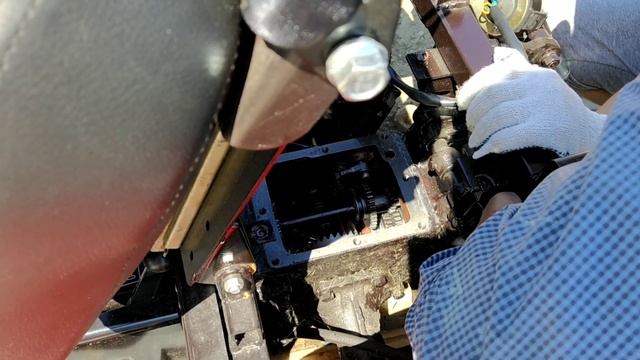 Трактор МТЗ Беларус 112Н-01, наконец-то первая поломка мини трактора. сами сломали и сами делаем смотреть онлайн