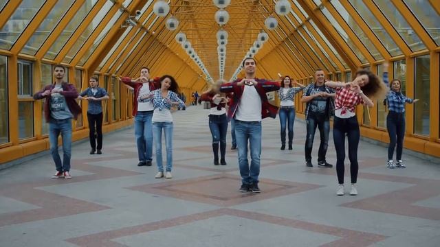 Студия танцев Ritmo de Lambazouk @ 2-ой Международный Ламбазук Флешмоб 2017 @ Москва, 30.09.17 смотреть онлайн