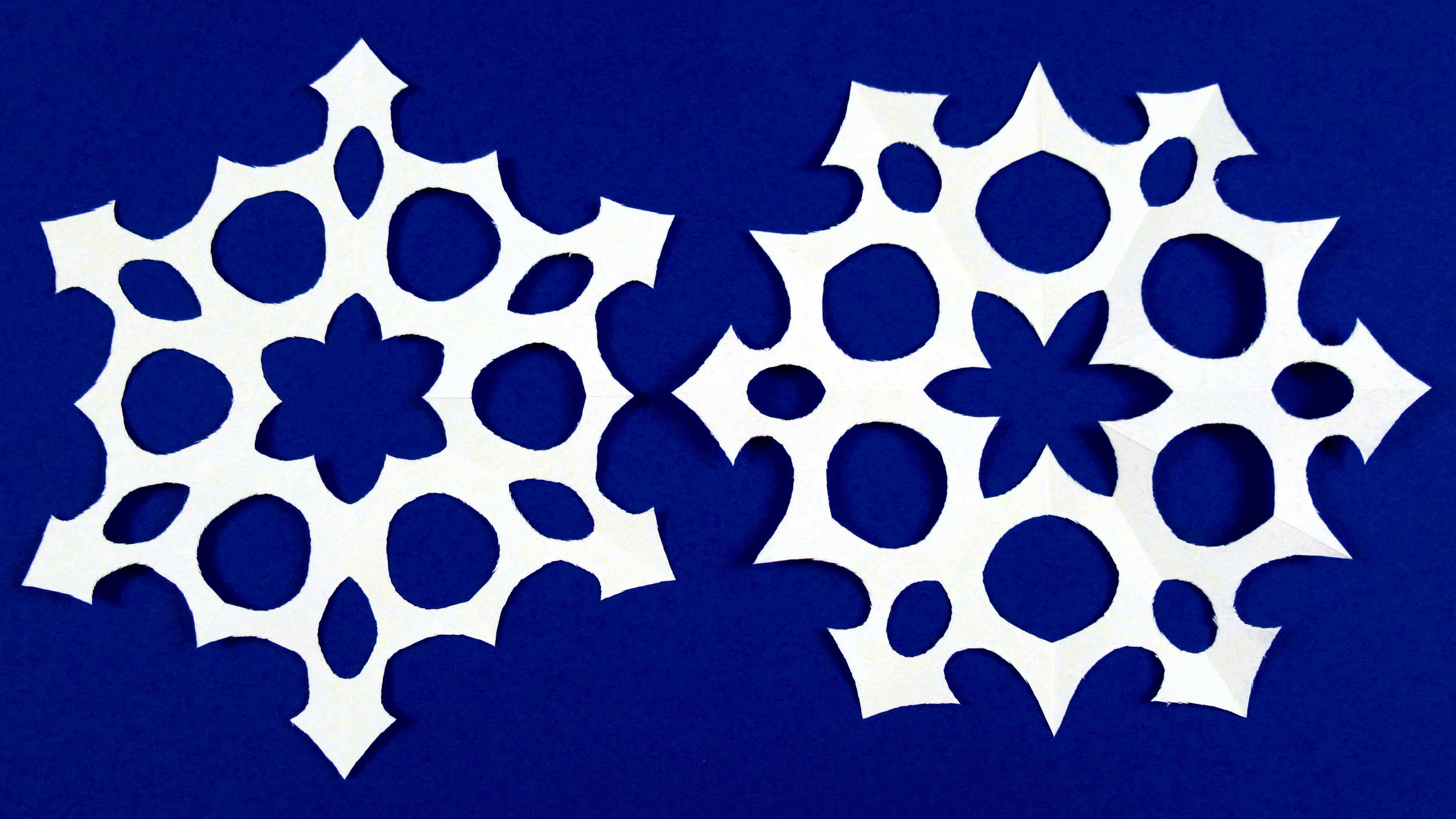 Как сделать снежинку из бумаги своими руками смотреть онлайн