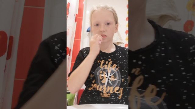 У меня случайно упал телефон когда я снимала другое видео смотреть онлайн