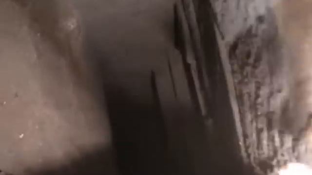 Печное отопление.Видео№1.Очистка дымохода от сажи. смотреть онлайн