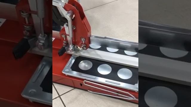 Раскрой плитки Турецкими плиткорезом Kristal Giga-Cut Plus 1200 смотреть онлайн