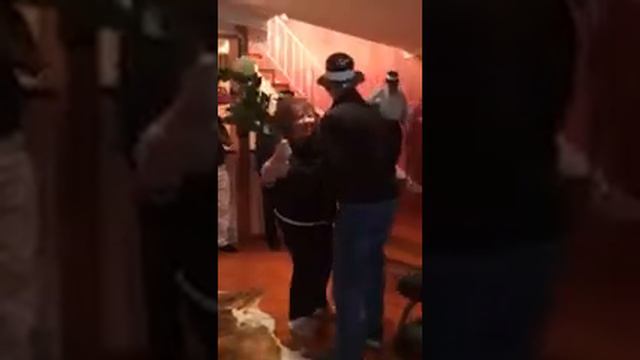 Адриано Челентано поздравляет Сюзю с Днем рождения смотреть онлайн