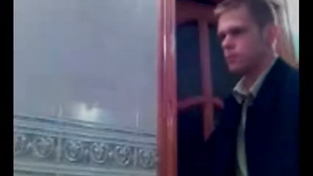 Официант (waiter)