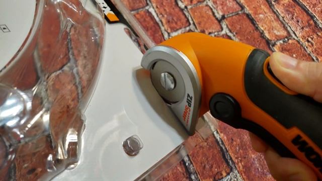 Cordless Cardboard Cutter Demonstration - Worx ZipSnip смотреть онлайн