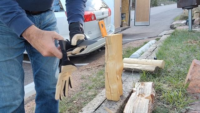 New Swiss+Tech Survival knife Takes a Beating! 10.25" D2 Steel Workout. смотреть онлайн
