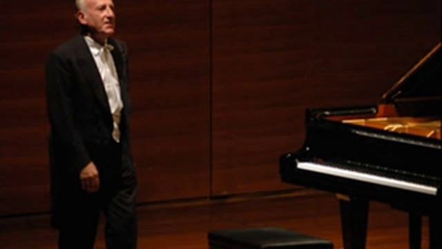 Maurizio Pollini - Chopin piano competition, Mazurka Op.50/3 смотреть онлайн