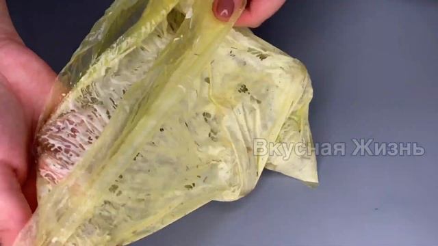 Кладу КАРТОФЕЛЬ в ПАКЕТ, ПЕРЕМЕШИВАЮ и Отправляю в ДУХОВКУ! НЕВЕРОЯТНО ВКУСНО! смотреть онлайн