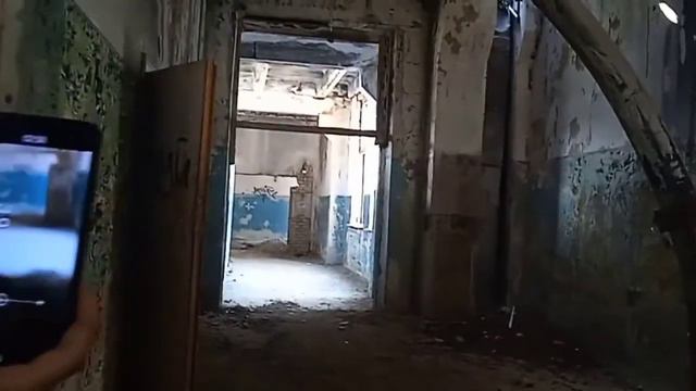 Изучаемый заброшенный дом печати было очень страшно за... смотреть онлайн