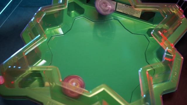 Beyblade - 'Beyblade Burst Evolution SwitchStrike Battle Set’ Official Spot смотреть онлайн