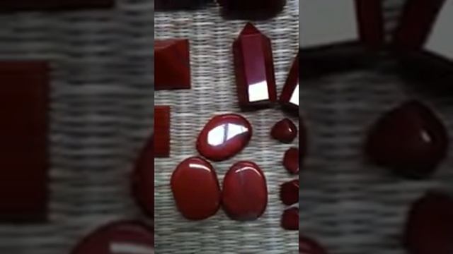 Red Jasper Crystals at Heart of the Earth смотреть онлайн