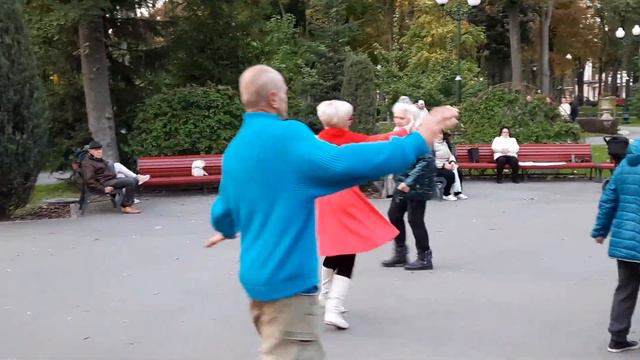 ИЮЛЬСКИЙ ВЕЧЕР смотреть онлайн