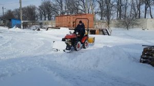 Уборка снега минитрактором МТЗ-152(Беларус 152)