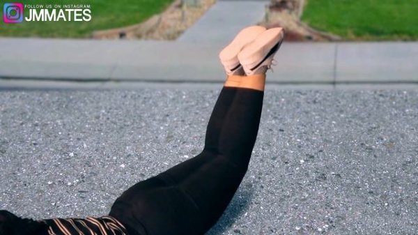 Snake Transformation - Girl turns into a Snake (SnakeGirl)