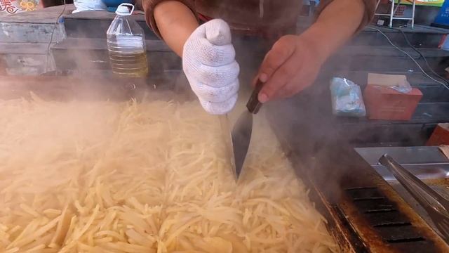 迎著朝陽去趕大集，逛早市，蘭州焦家灣市場，雅典娜風情街，各種美食太誘人了，油炸丸子，香豆烤饃，牛肉餅，樣樣都不能拒絕，還有稀奇的水果和蔬菜，價格是真便宜/Jiaojiawan Market/4k смотреть онлайн