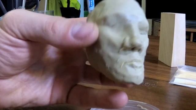 Фигурки из дерева. Лицо. Как вырезать рот. смотреть онлайн