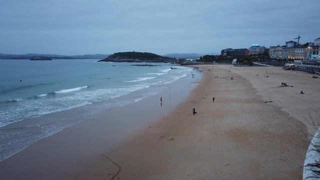 WALK (4K) PLAYA DEL SARDINERO, JARDINES DE PIQUIO - SANTANDER - ESPAÑA ?? смотреть онлайн