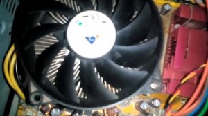 Комп завис со звуком тррр что делать я помогу